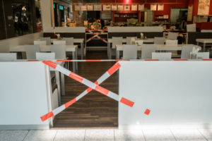 Absperrung in einem Einkaufszentrum während der Covid19 Krise. Absperrung in einem Einkaufszentrum während der Covid19 Krise.